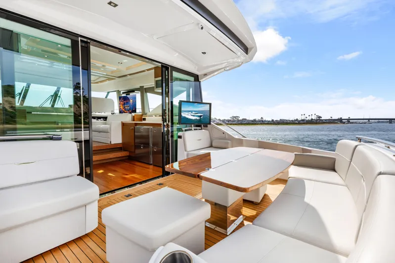 Sustina Yacht Photos Pics 