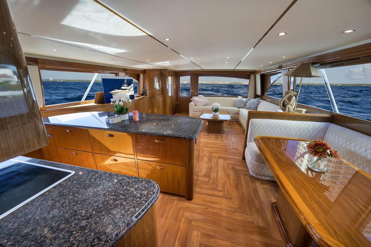 2010 Viking 82