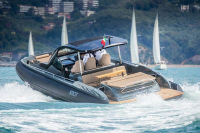 Yacht