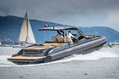 Yacht
