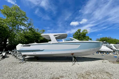 Aviara AV36 Outboard