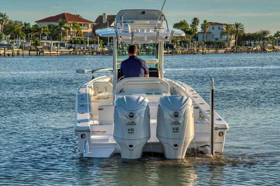 2022 Everglades 273CC