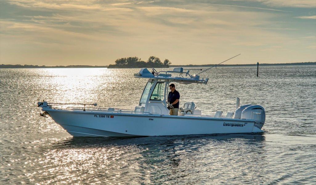 2022 Everglades 273CC