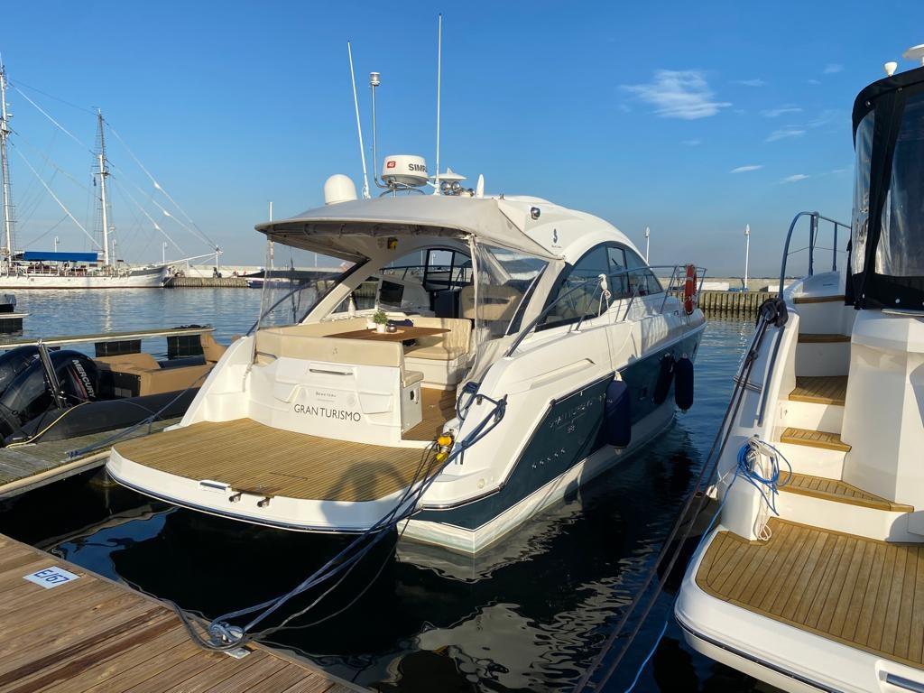 beneteau 38 yacht