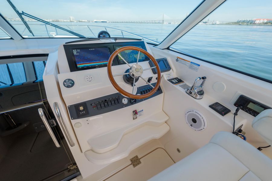 2011 Tiara Yachts 43 Open