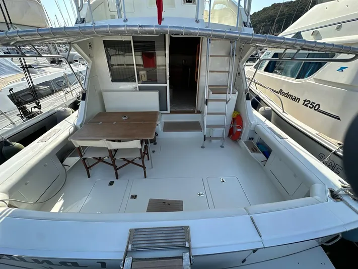  Yacht Photos Pics Bertram 43 Convertible