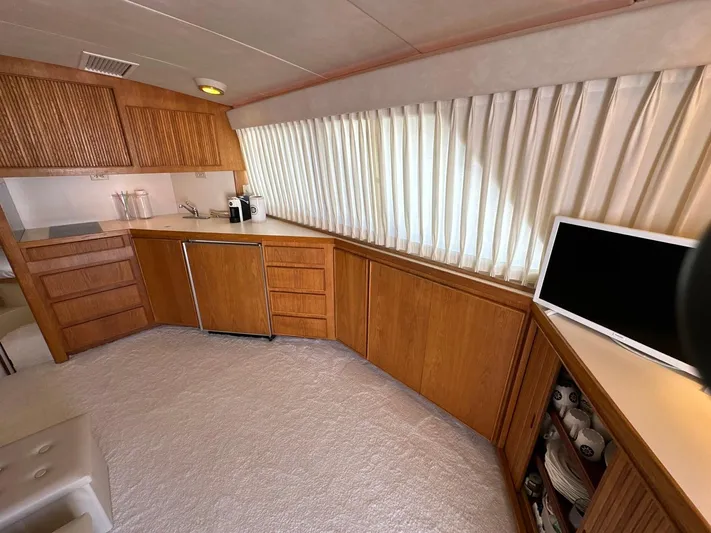  Yacht Photos Pics Bertram 43 Convertible