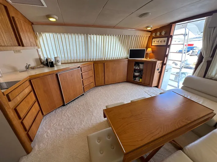  Yacht Photos Pics Bertram 43 Convertible