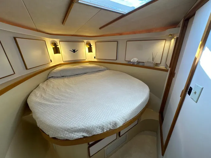  Yacht Photos Pics Bertram 43 Convertible