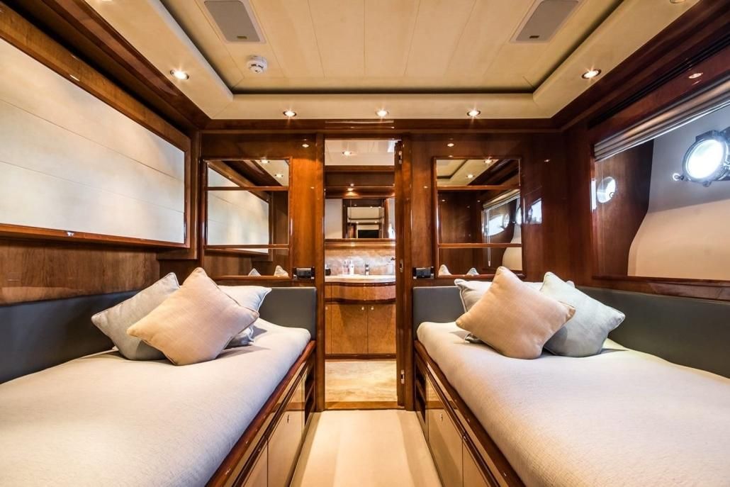 2006 Ferretti Yachts 111 
