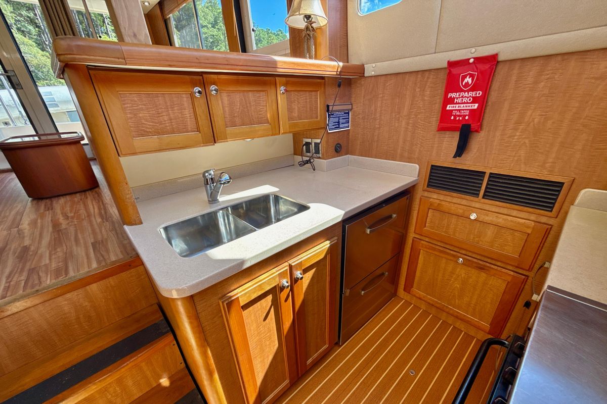 2007 Mainship 43 