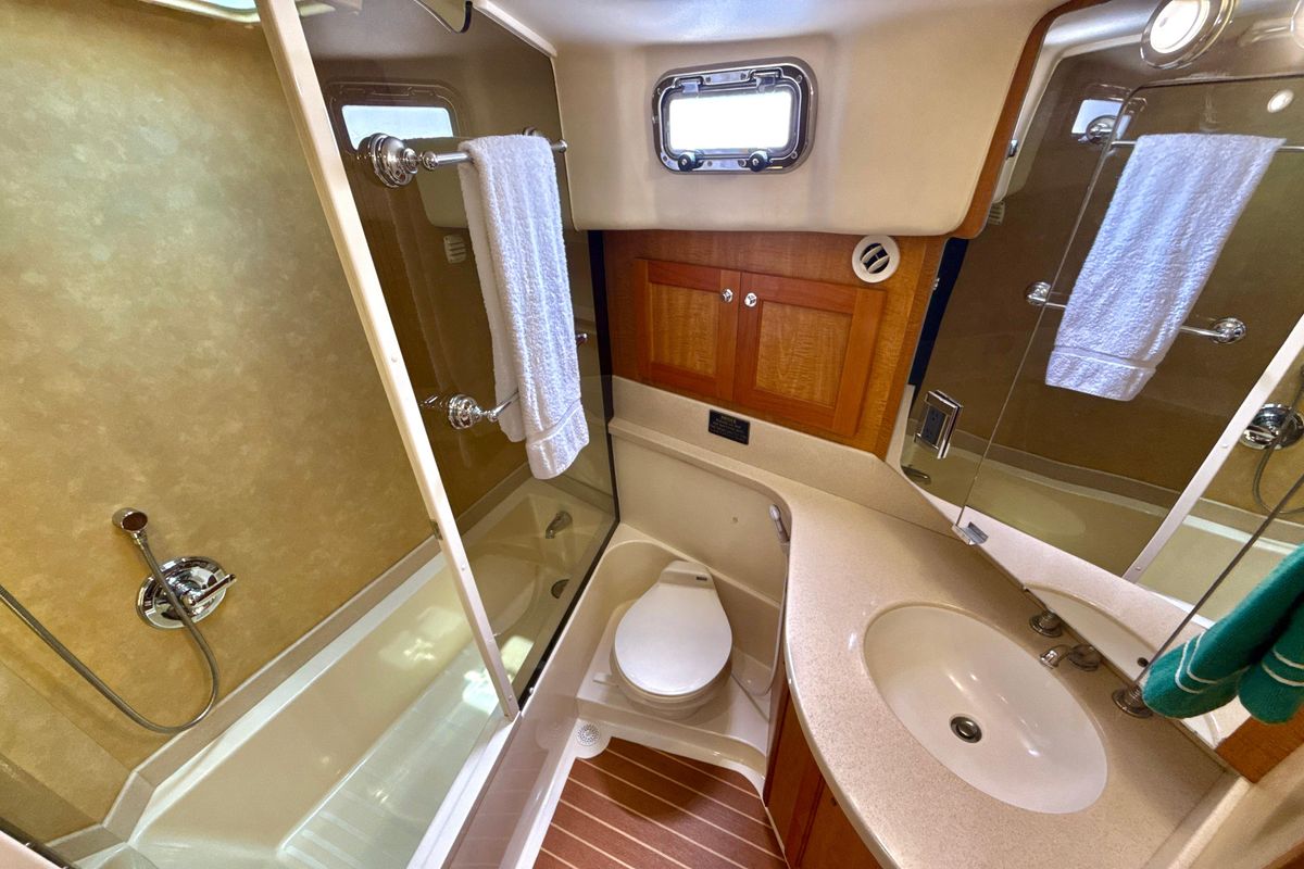 2007 Mainship 43 