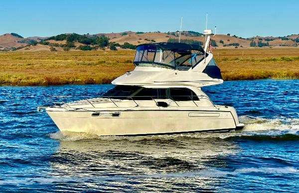 2002 Bayliner 3488 Command Bridge Motoryacht