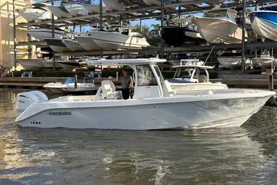 Everglades 315 Center Console