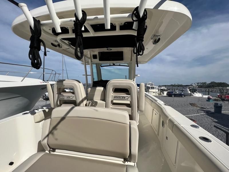 2017 Boston Whaler 330 Outrage