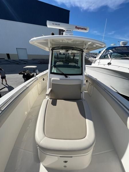 2017 Boston Whaler 330 Outrage