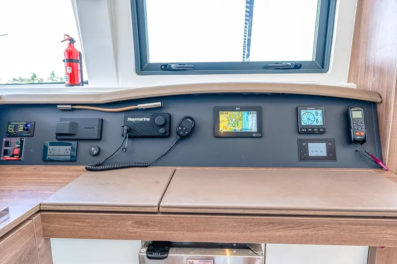 Crazy Knot Nuts Yacht Photos Pics 