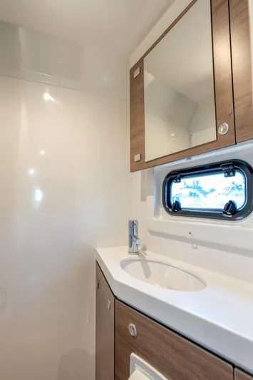 Crazy Knot Nuts Yacht Photos Pics 