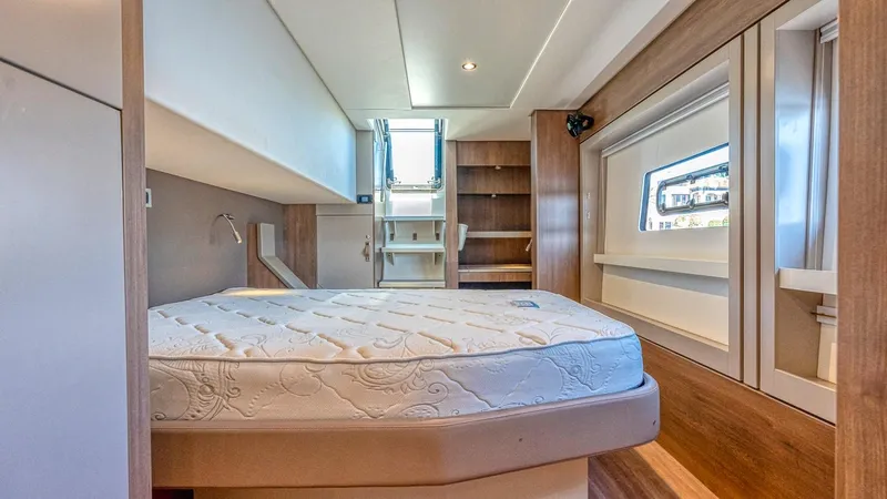 Crazy Knot Nuts Yacht Photos Pics 