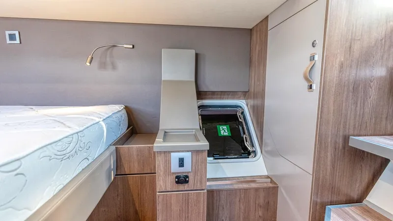 Crazy Knot Nuts Yacht Photos Pics 