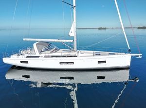 2022 Beneteau Oceanis Yacht 54