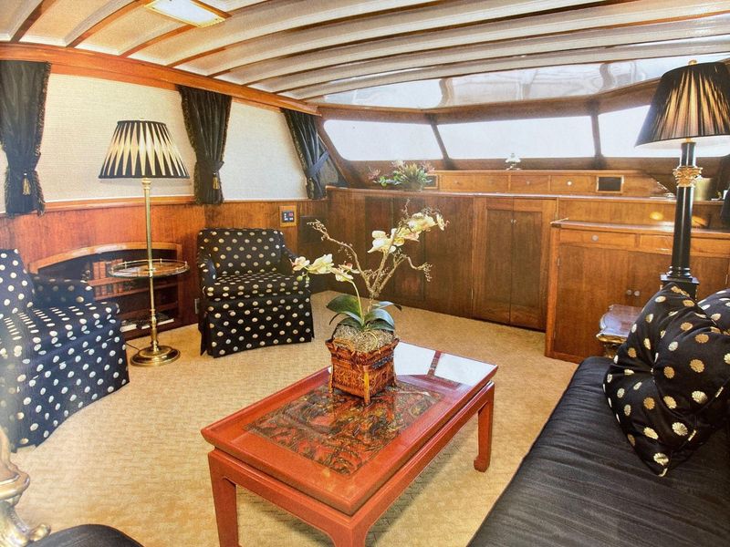1964 Trumpy Flush Deck Cruiser