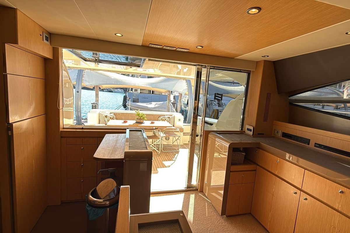 2013 Ferretti Yachts 60 