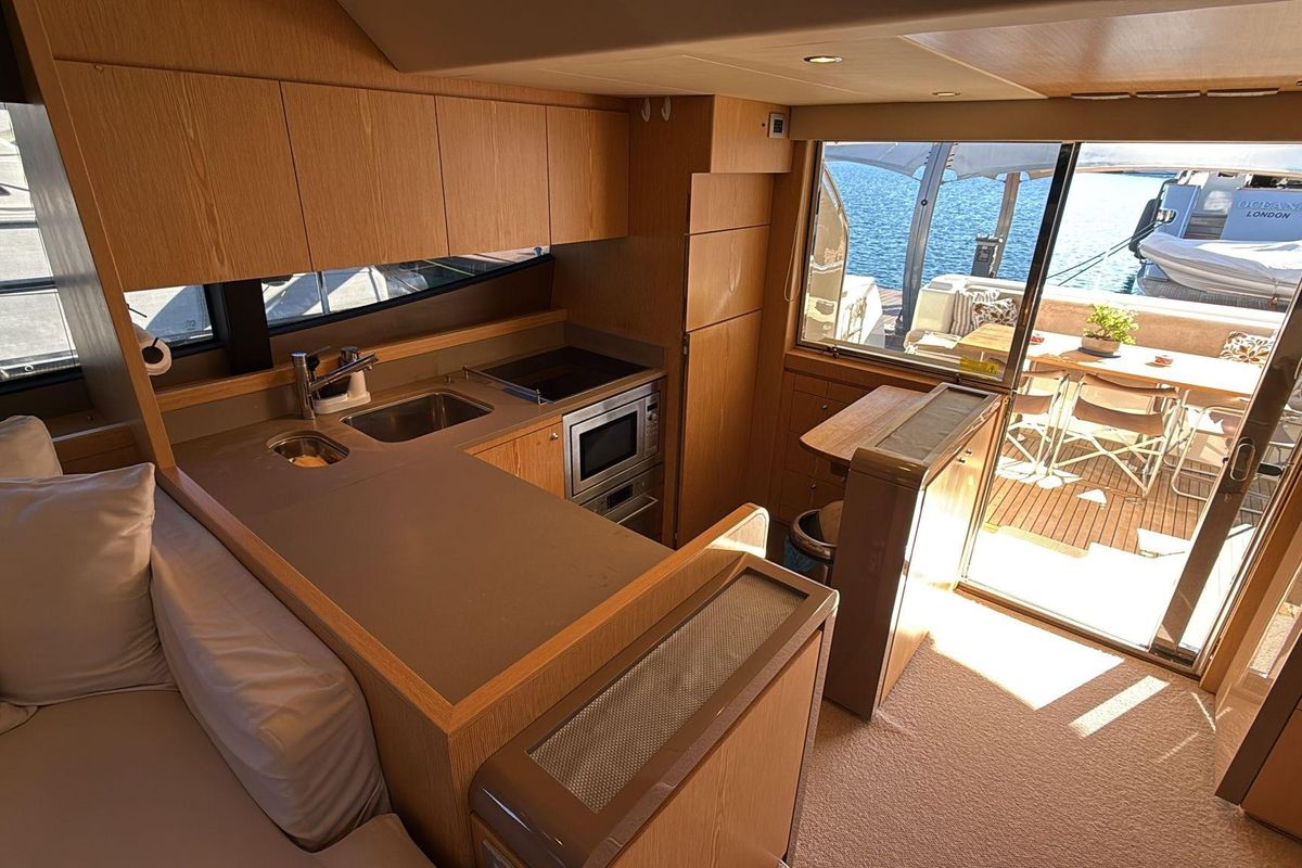 2013 Ferretti Yachts 60 