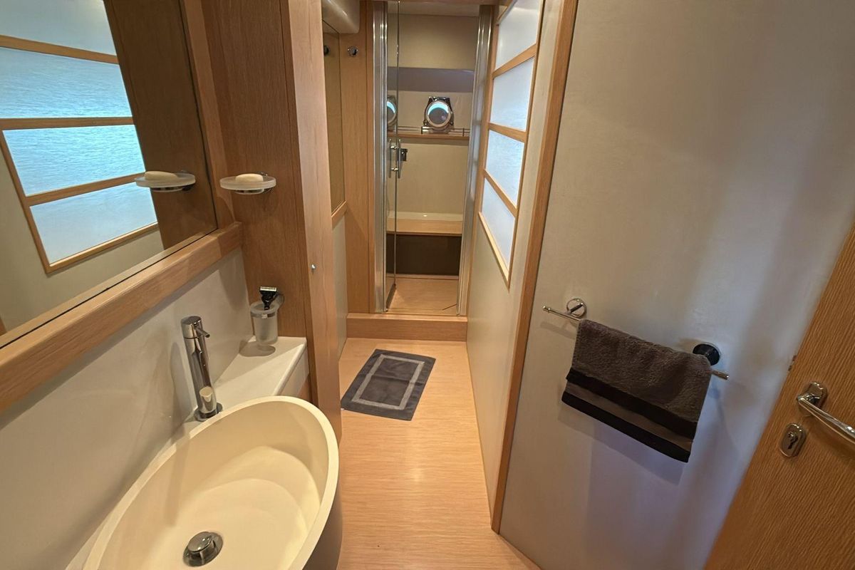 2013 Ferretti Yachts 60 