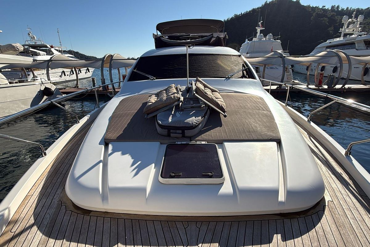2013 Ferretti Yachts 60 