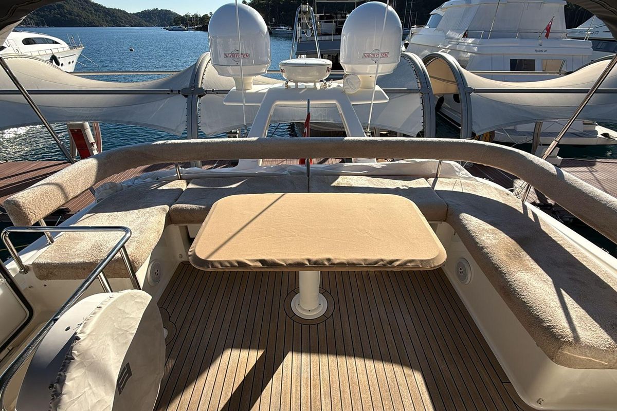 2013 Ferretti Yachts 60 