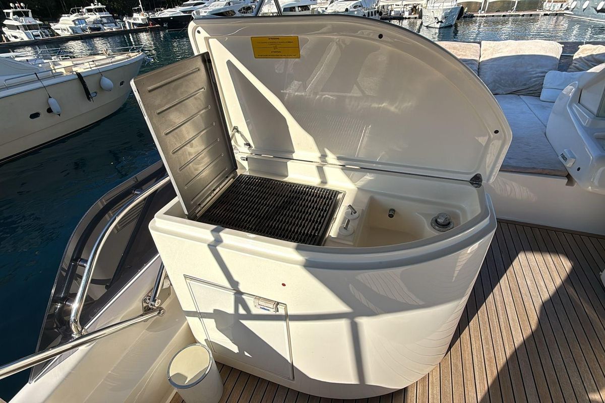 2013 Ferretti Yachts 60 