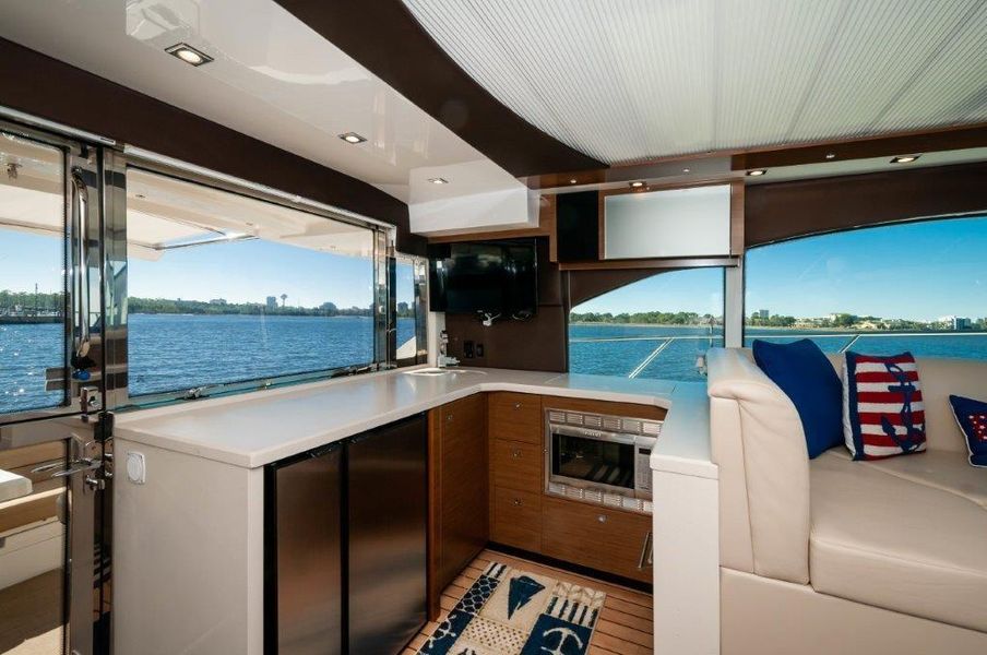 2015 Cruisers Yachts 45 Cantius