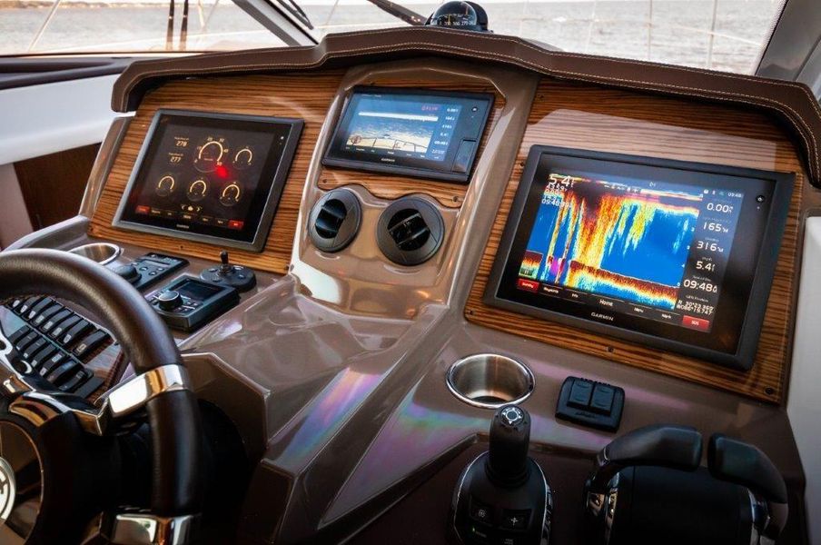 2015 Cruisers Yachts 45 Cantius