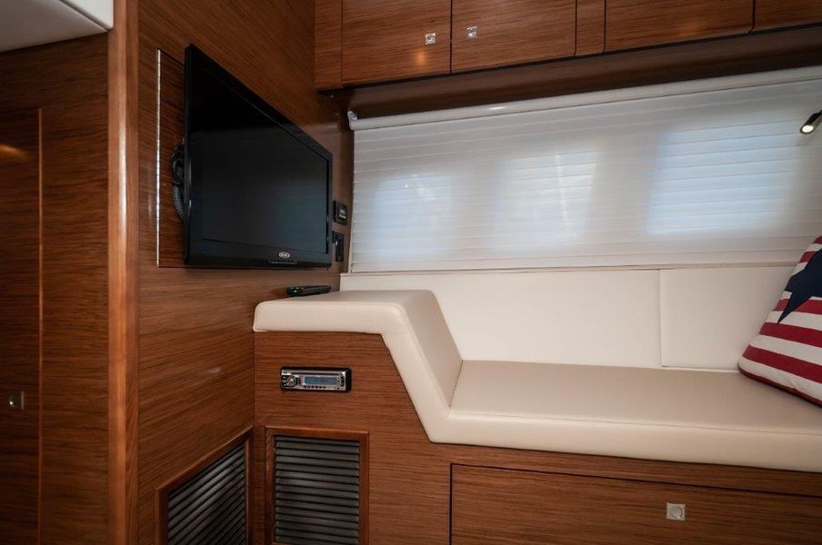 2015 Cruisers Yachts 45 Cantius