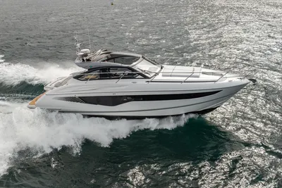 2025 Princess V40