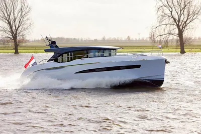 Van den Hoven Voyager 50