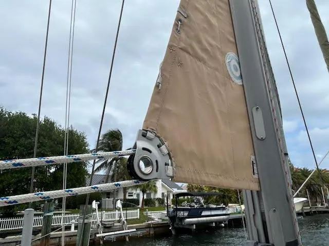 Walkabout Yacht Photos Pics Close-up of 1997 Beneteau Oceanis 461 sailboat rigging and sail details.