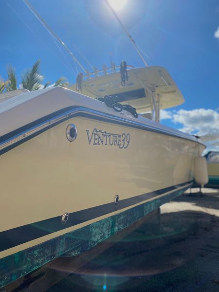 2009 Venture 39 Open