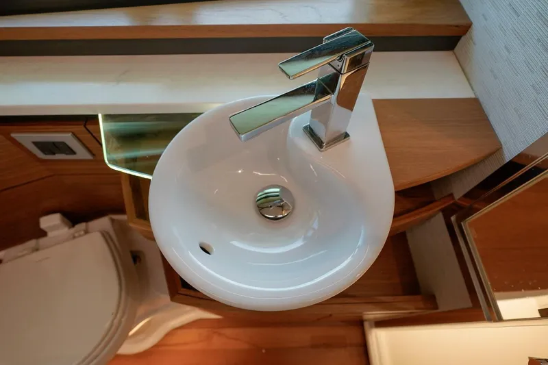 Lady Ogea Yacht Photos Pics 2024 Tiara Yachts 48LE- LADY OGEA- Master Head