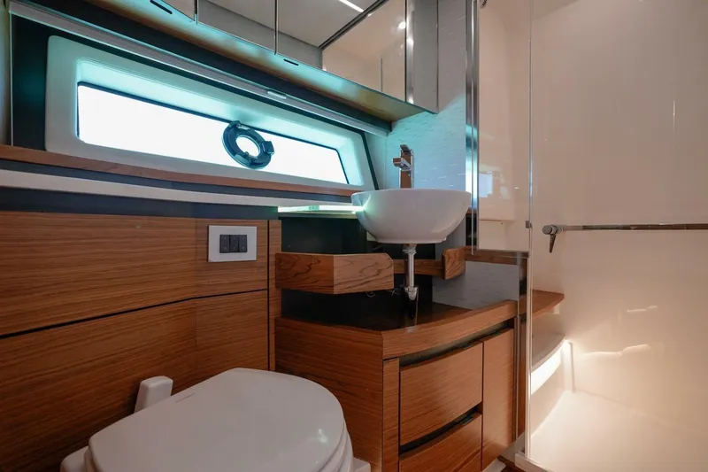 Lady Ogea Yacht Photos Pics 2024 Tiara Yachts 48LE- LADY OGEA- Master Head