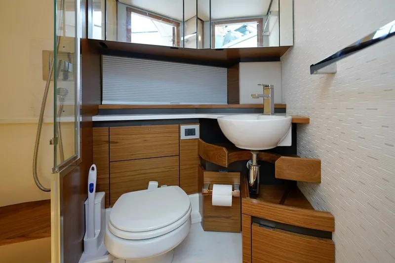 Lady Ogea Yacht Photos Pics 2024 Tiara Yachts 48LE- LADY OGEA- Guest Head