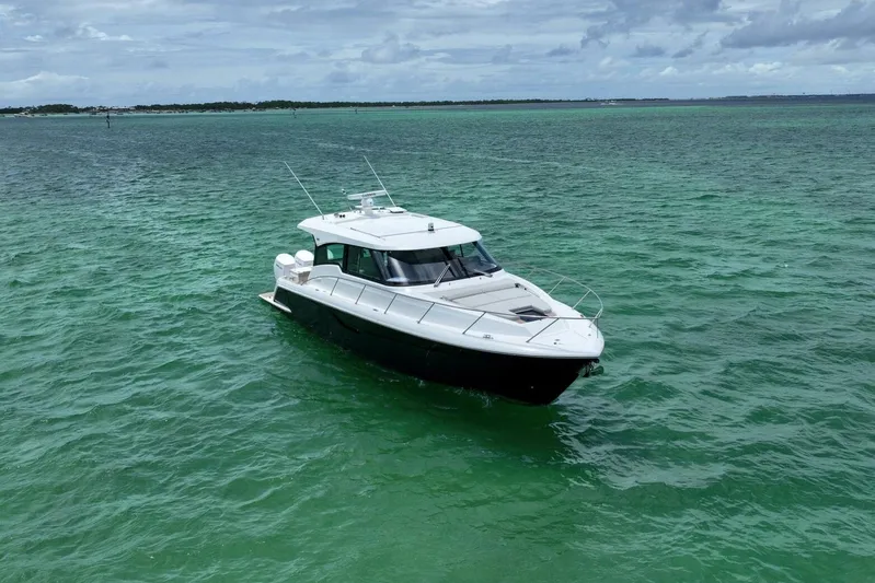 Lady Ogea Yacht Photos Pics 2024 Tiara Yachts 48LE- LADY OGEA- Profile