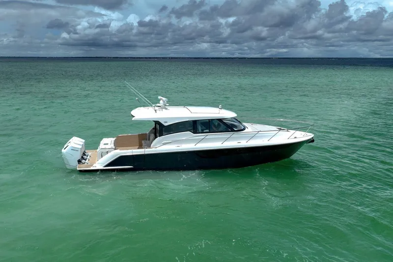 Lady Ogea Yacht Photos Pics 2024 Tiara Yachts 48LE- LADY OGEA- Profile