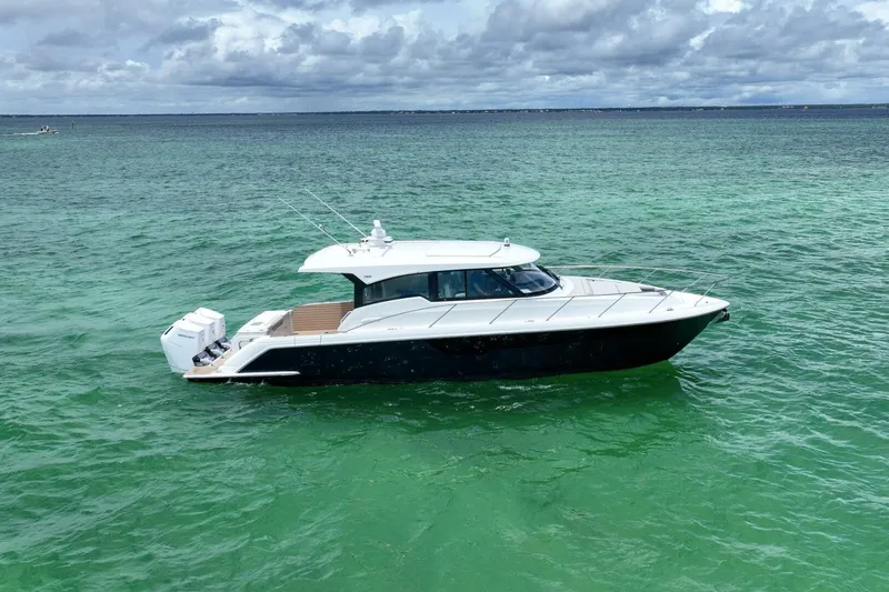 Lady Ogea Yacht Photos Pics 2024 Tiara Yachts 48LE- LADY OGEA- Profile