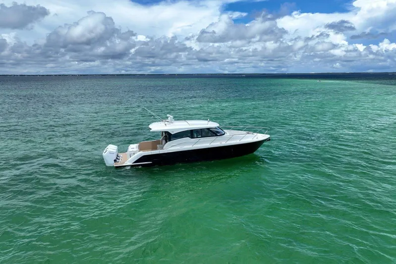 Lady Ogea Yacht Photos Pics 2024 Tiara Yachts 48LE- LADY OGEA- Profile