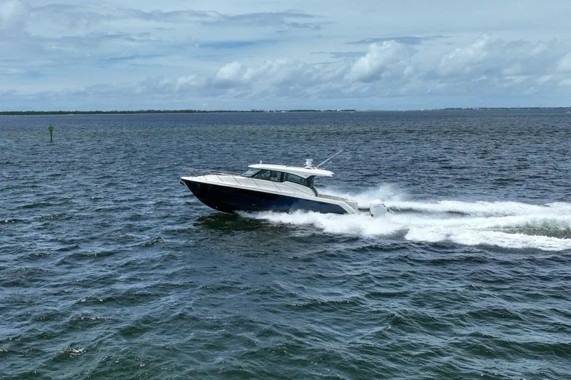 Lady Ogea Yacht Photos Pics 2024 Tiara Yachts 48LE- LADY OGEA- Profile