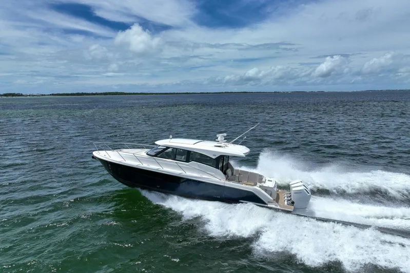 Lady Ogea Yacht Photos Pics 2024 Tiara Yachts 48LE- LADY OGEA- Profile