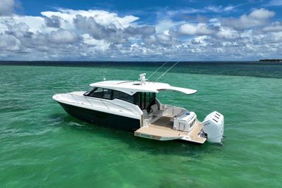 Yacht