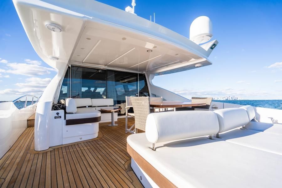 2010 Azimut 86S Express